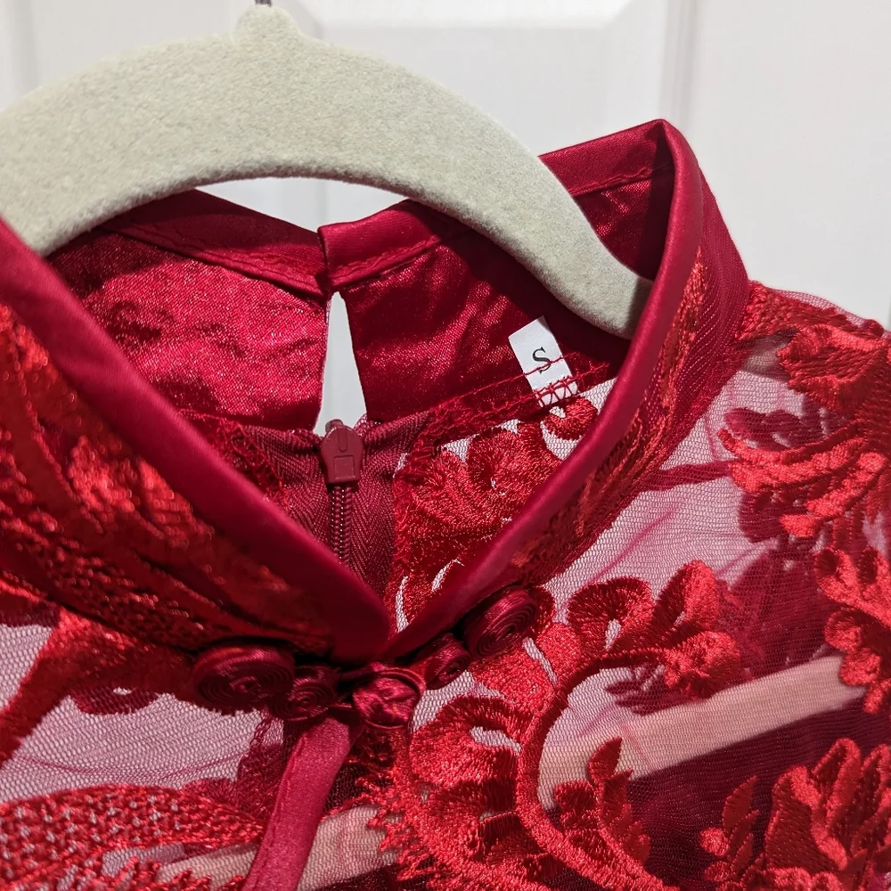 Red Lace Mermaid Chinese dress (cheongsam, qipao), Size S - Picture 3 of 7